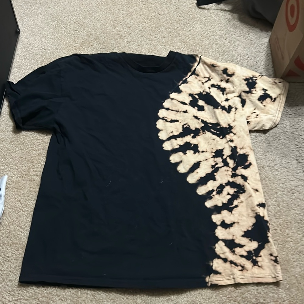 Bleached shirt with cool design